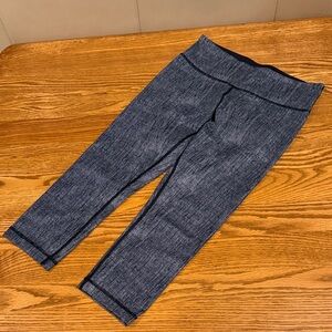 Lululemon Black Print Capris Leggings - 6